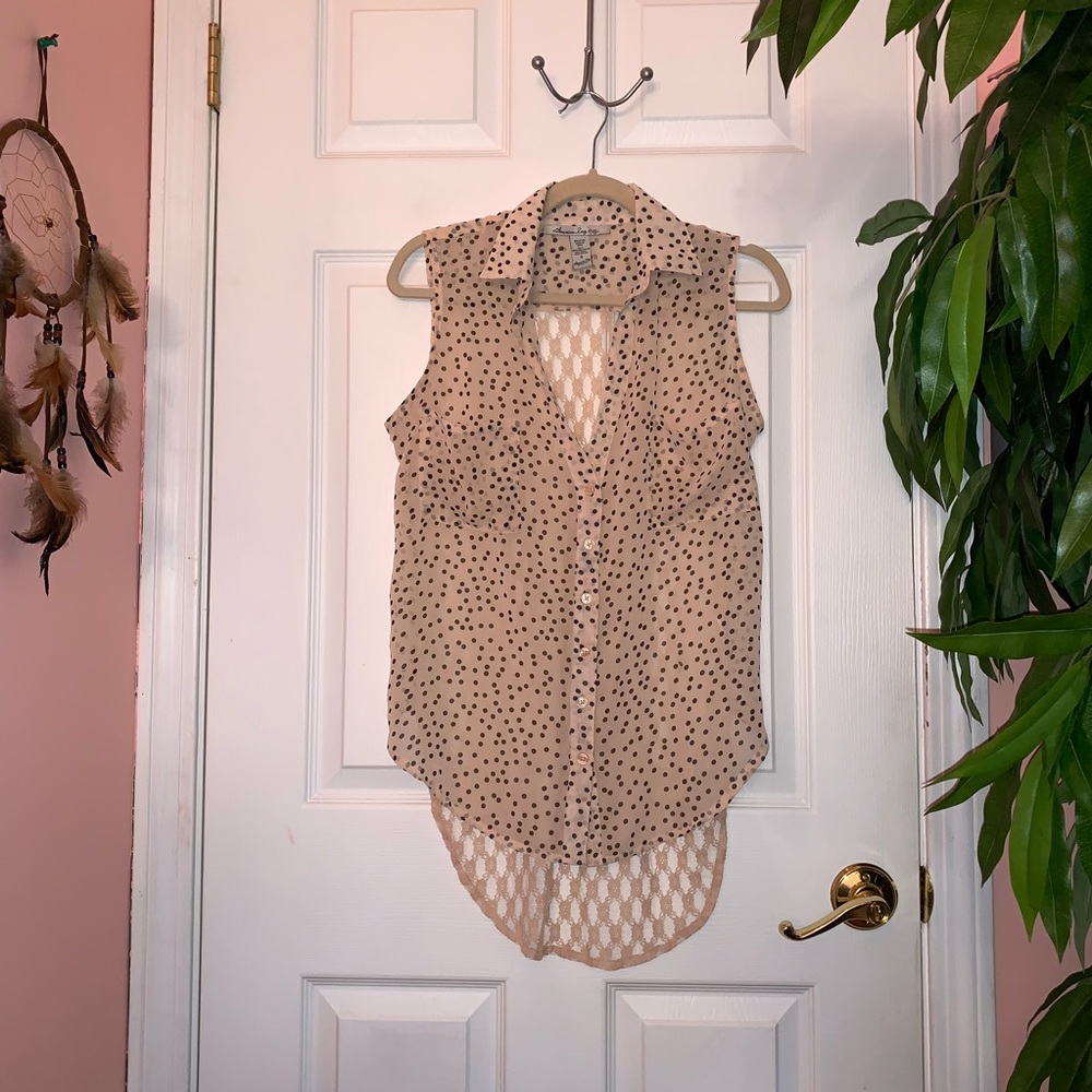 ❗️SOLD❗️ Button Up Flowy Top W/ Lace Back